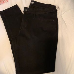 NWT Black size 12 skinny jeans